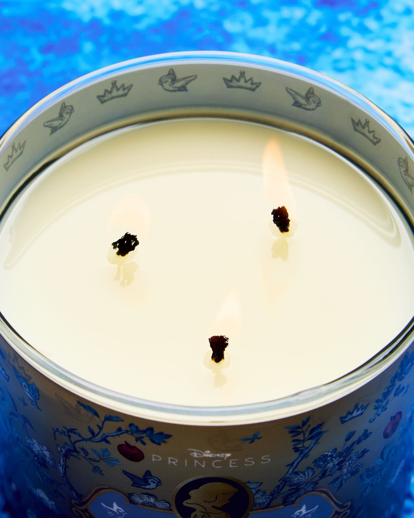 Snow White 3-Wick Candle - Image 5
